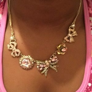 😍 Betsey Johnson Necklace