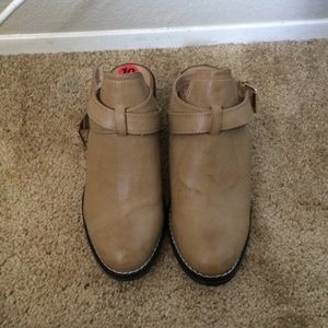 Nude Report booties