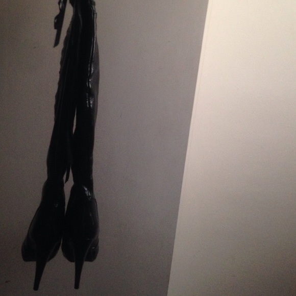 Knee high heel boots