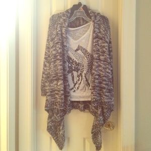 Outfit bundle! Sweater/giraffe print shirt