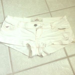 White jean Hollister shorts!