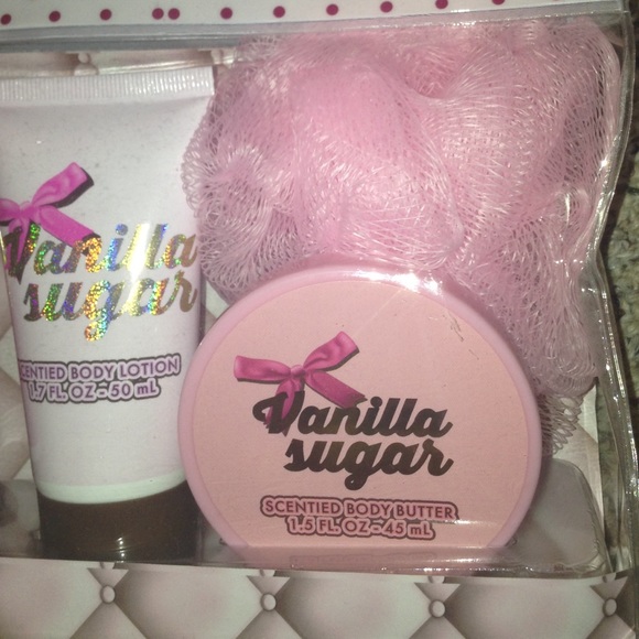 Body Care Set - Picture 3 of 3