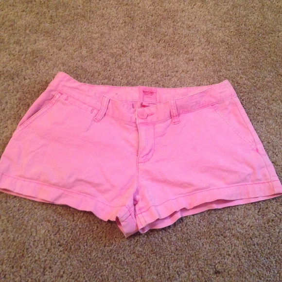 Light pink shorts - Picture 1 of 2