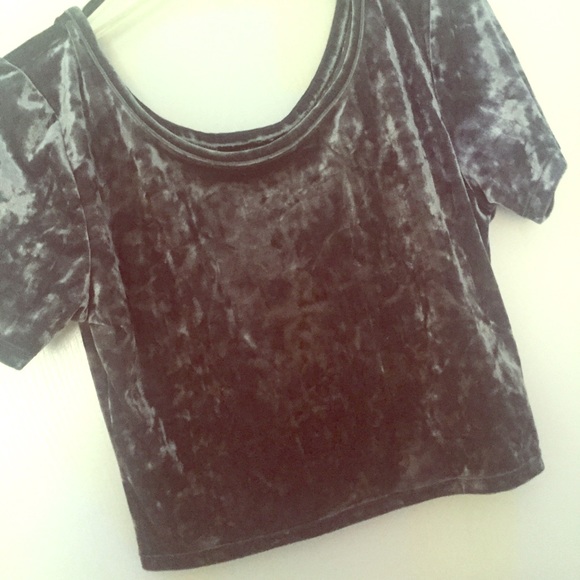 Crop top - Picture 1 of 1