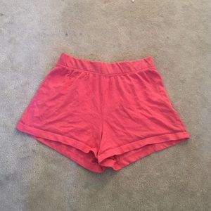 Pink loose shorts