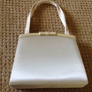 Ivory satin bridal purse, never used. Beautiful!