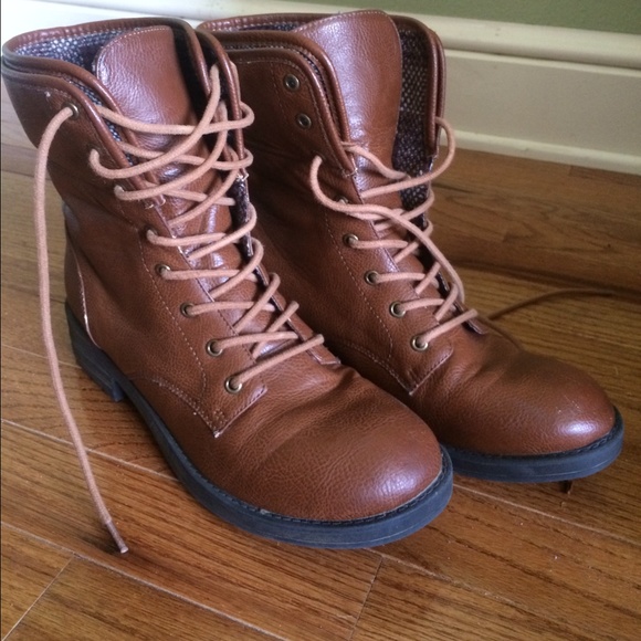 boots only worn few times!!!