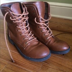 boots only worn few times!!!