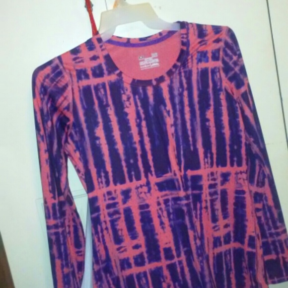 Underarmour Pink and black workout shirt