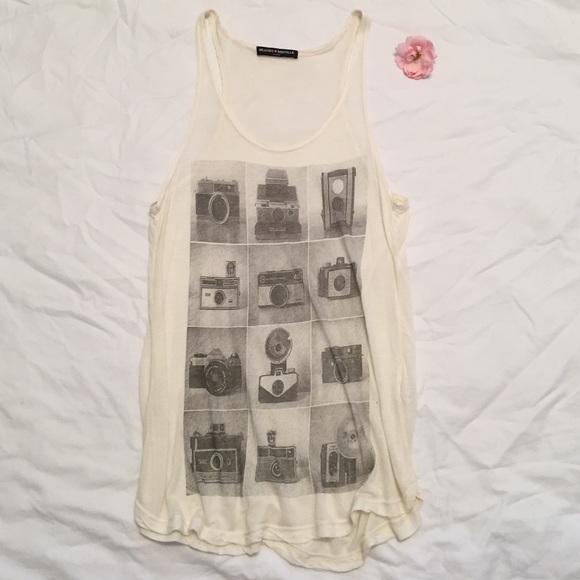 💥FLEXIBLE PRICING💥 Brandy Melville Camera Tank