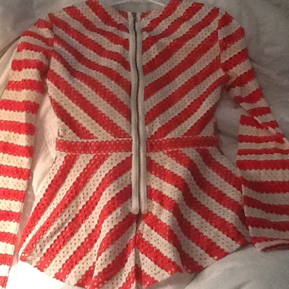 Super cute dressy BCBGMAXAZRIA Long Sleve Shirt - Picture 2 of 4