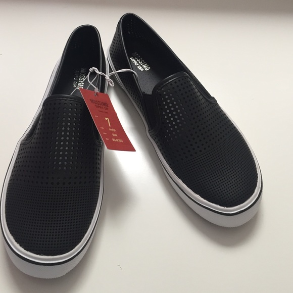 Mossimo Carolyn slip-on sneakers