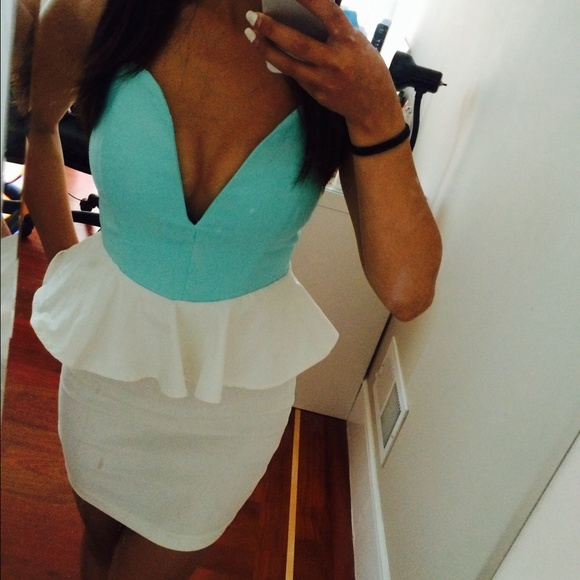 Mint condition mint/white dress