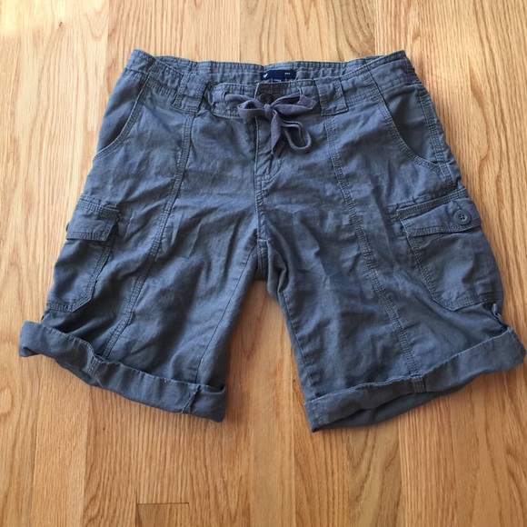 Gap cargo shorts, Sz 2