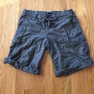 Gap cargo shorts, Sz 2