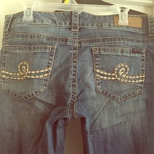 Medium washed, Embroidered Seven Jeans
