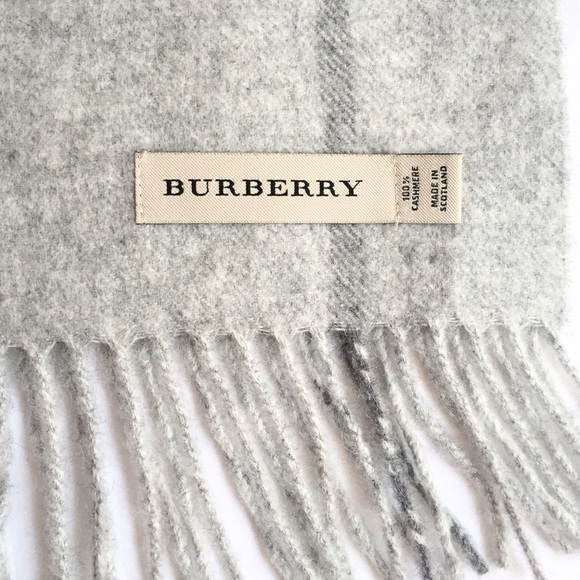 100% Authentic Cashmere Burberry Scarf - Picture 3 of 4