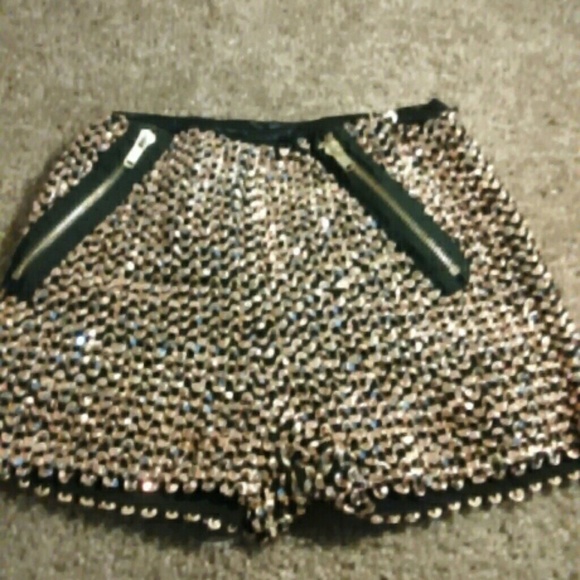 Very stylish gold stitched shorts only wore once