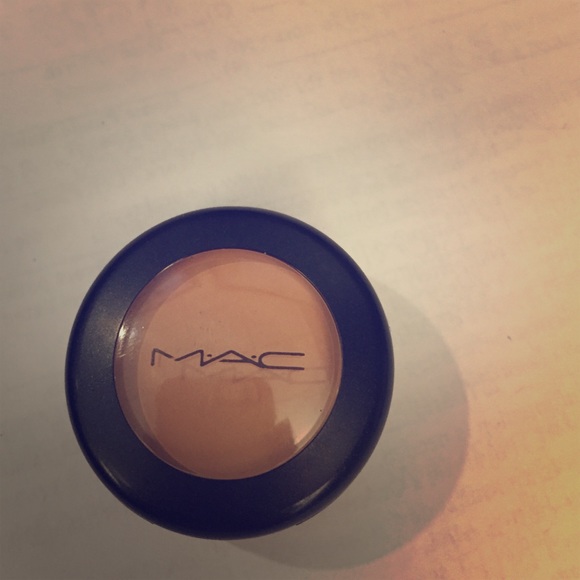 MAC Cosmetics Accessories - MAC studio finish concealer 25