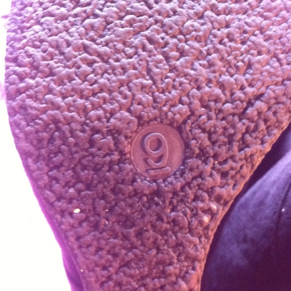 Black wedge high heels in Perfect condition:) - Picture 3 of 4