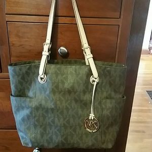 Michael Kors jet set tote