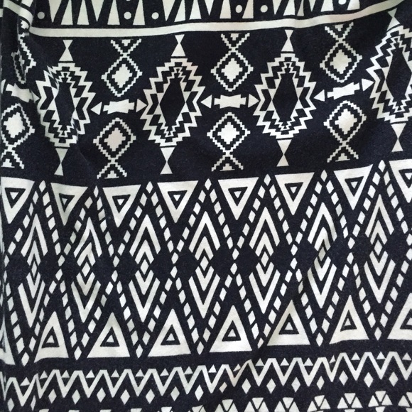 Forever 21 Aztec dress Black and Tan - Picture 2 of 3