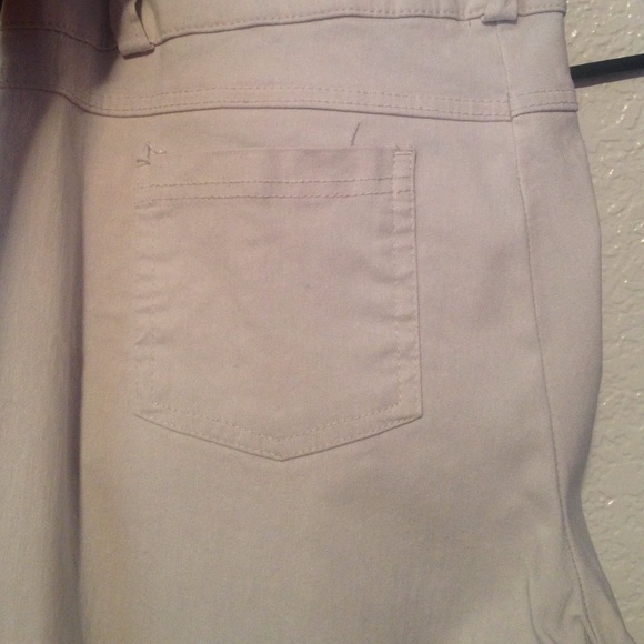 Cropped cream skinny jeans
