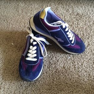 Navy and purple kangaROOS