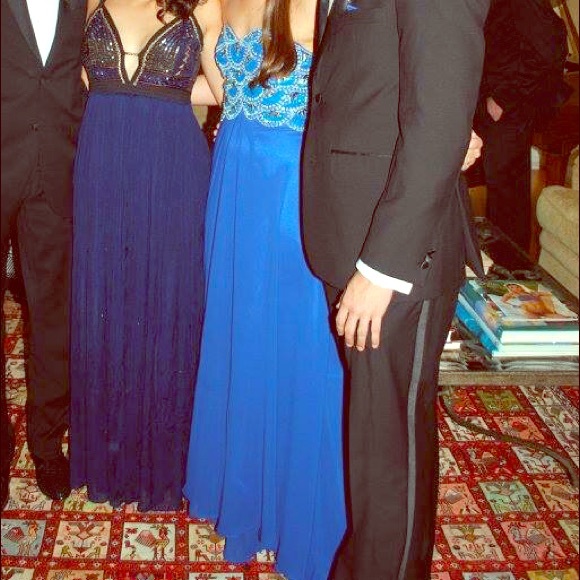 CUSTOM MADE WORN ONCE STUNNING BLUE PROM DRESS