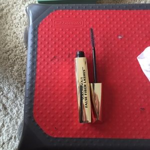 Voluminous False Fiber Lashes Mascara