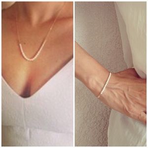 White Pearl Necklace & Bracelet Set