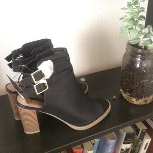 🌹Host Pick✨ Forever21 Black Booties