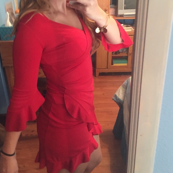 Sexy red dress for any occasion! - Picture 2 of 3