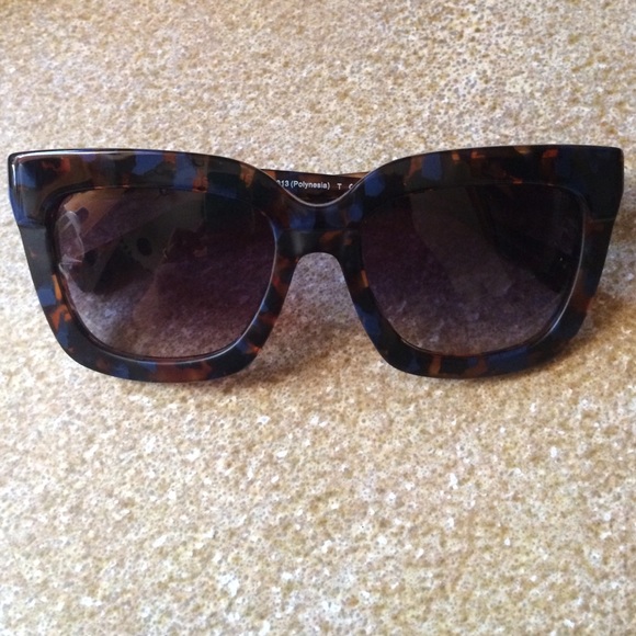 Sunglasses main image 4