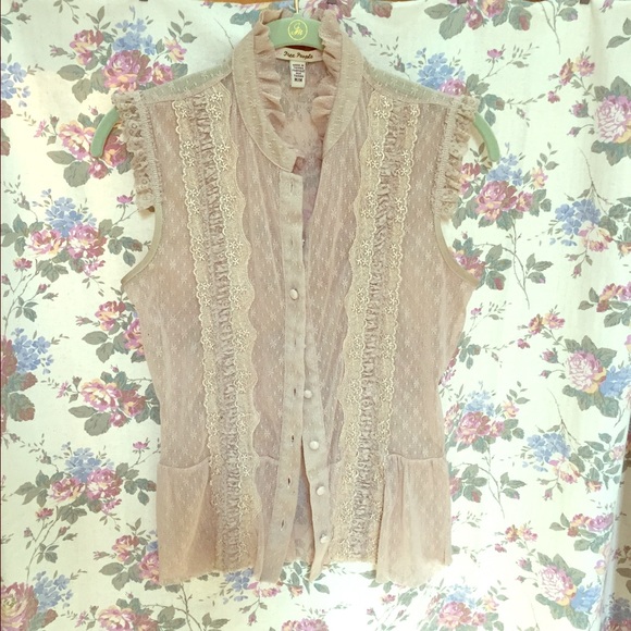 FREE PEOPLE lace button down sleeveles shirt
