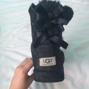 Black Bailey Bow UGGS
