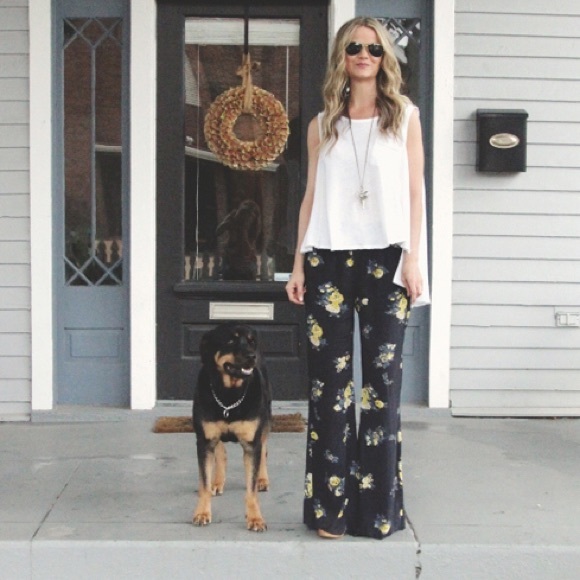 🔻ISO🔻 FREE PEOPLE FLORAL HIPPIE PANTS - Picture 2 of 3