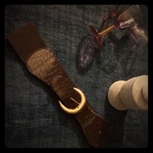 Brown stretch waist belt