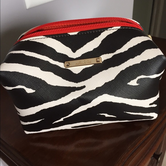 Stella and dot pouf bag