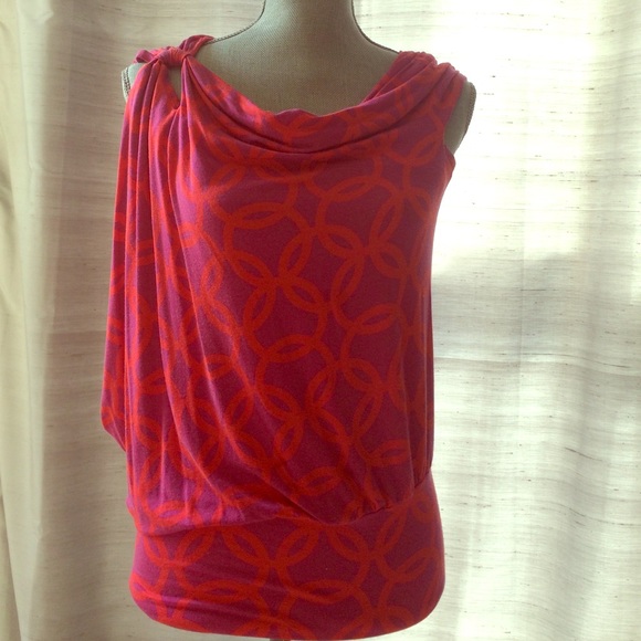 Stunning geometric print top!!!