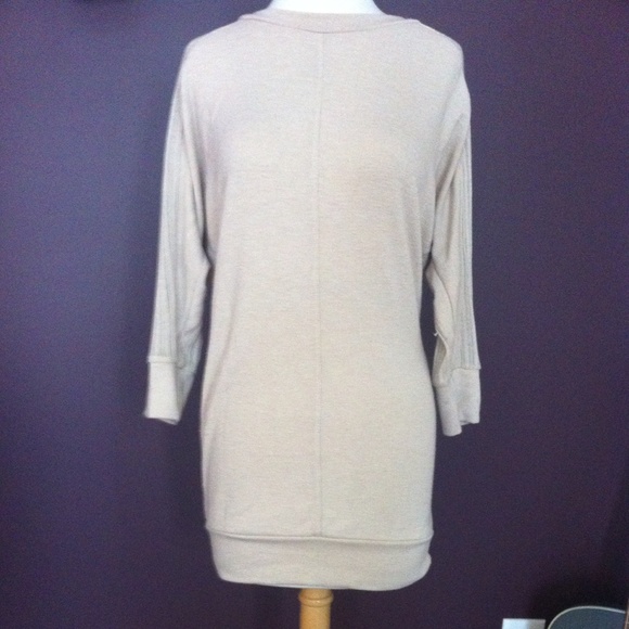 Low back, long sweater