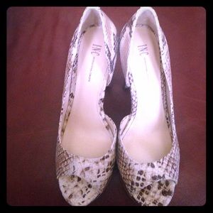 International concepts Snake Heels