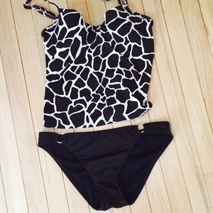 Like new! Never worn Victoria's Secret tankini