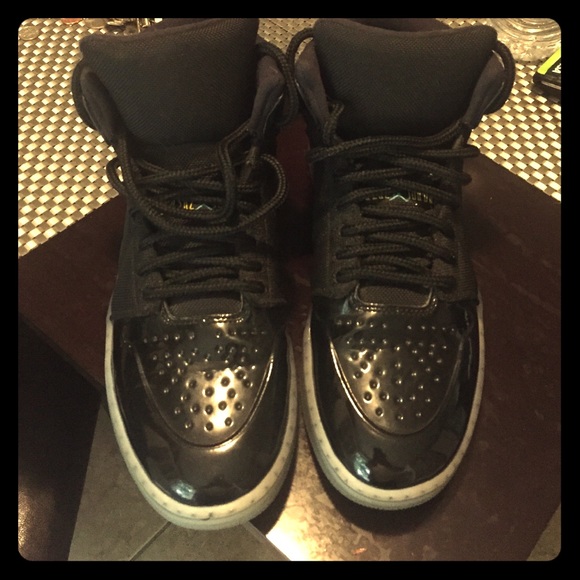 Men's Jordan gamma blue 1's