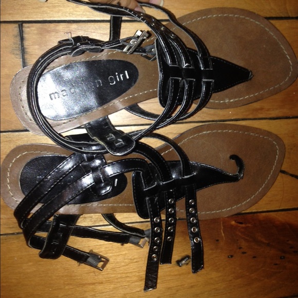 Cute sandals!