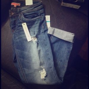 Dollhouse distressed cropped jeans