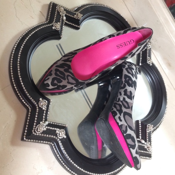 ✨Guess Cheetah Print Heels✨ - Picture 4 of 4