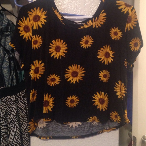 Daisy top