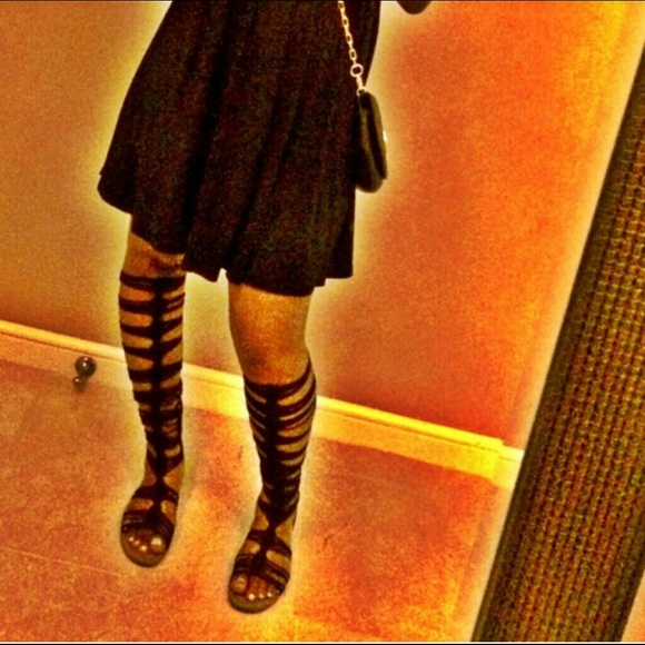 IN SEARCH OF THIS SHOE... - Picture 2 of 2