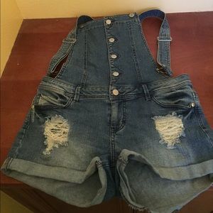 Short overalls